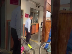 Система распознавания лиц на африканской стройплощадке